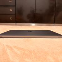 MacBook Pro 15" (2017) Touch Bar