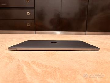 MacBook Pro 15" (2017) Touch Bar