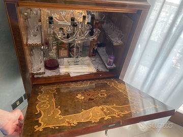 MOBILE BAR