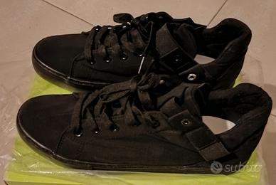 scarpe nuove n.44 impermeabili molto belle 