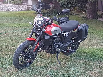 Ducati Scrambler ICON 2023 in garanzia
