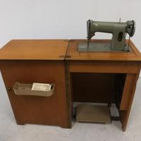 Macchina da Cucire Vintage Singer 15M a pedale