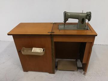 Macchina da Cucire Vintage Singer 15M a pedale