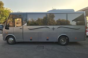 minibus 27 posti come nuovo