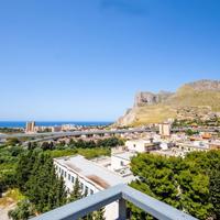 APPARTAMENTO SU 2 LIVELLI A TOMMASO NATALE