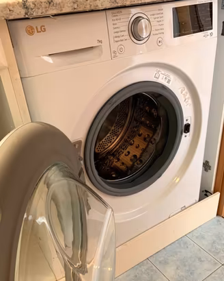 Lavatrice LG Direct Drive 7kg Slim