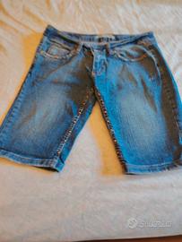 Bermuda di jeans con borchie