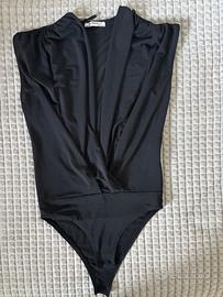 body zara con scollo frontale