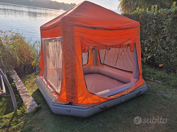 Zattera-tenda galleggiante