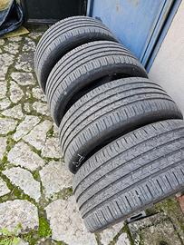 4 gomme 225/40/18 92Y