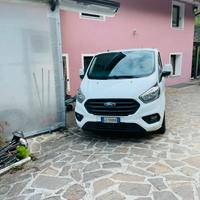 Ford transit custom perfetto