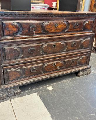 Strepitoso antico canterano Bergamasco epoca XVII