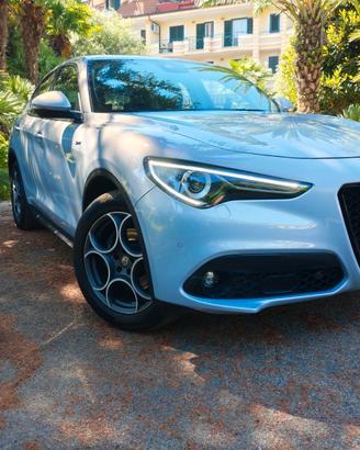 Stelvio q4  190cv sprint