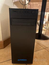 PC Fisso con mouse e tastiera  prezzo trattabile 