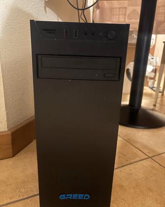 PC Fisso con mouse e tastiera  prezzo trattabile 