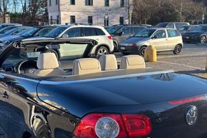 Cabrio EOS VOLKSWAGEN nera