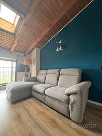 Divano Poltrone&Sofà angolare con penisola e relax