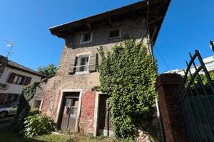 Casale in via Grazzano