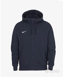 stok di abbigliamento sportivo firmato