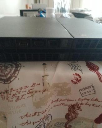 PS4  1 tera+ 2 joypad +2 giochi