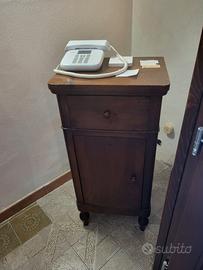 Mobiletto d'angolo 