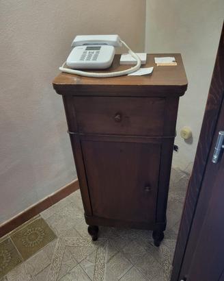 Mobiletto d'angolo 