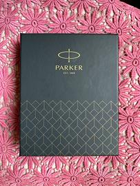 Set Parker – penna a sfera nero/oro + portacarte