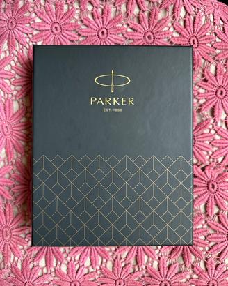 Set Parker – penna a sfera nero/oro + portacarte