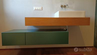 Arredo bagno laccato verde