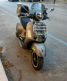 Vespa 300 GTS supertech hpe