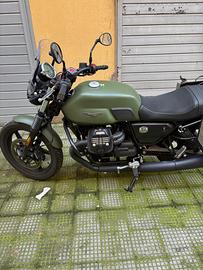 Moto Guzzi V7 - 2024