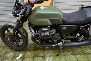Moto Guzzi V7 - 2024