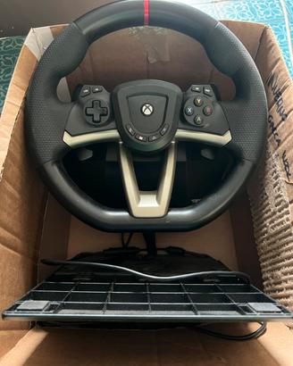Volante e pedaliera HORI