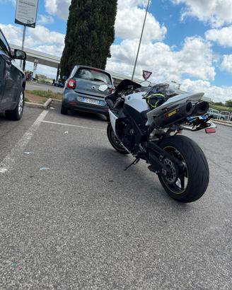 Yamaha R1 Big Bang