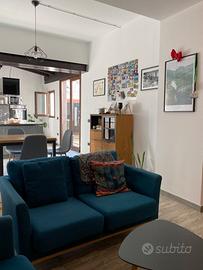 Divano scandinavo a 2 posti + Poltrona