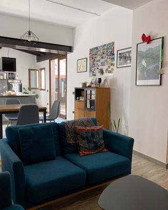 Divano scandinavo a 2 posti + Poltrona