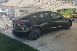 Tesla Model 3 km 0 nuova