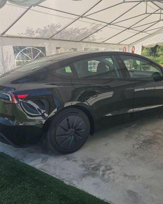 Tesla Model 3 km 0 nuova