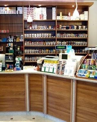 Attività / Licenza di 50 m² con 2 locali a Lucca