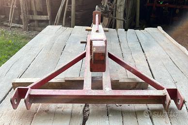 Gru per sollevatore con sfilo manuale