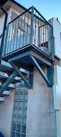 Scala a L dx da esterno zincata a caldo 