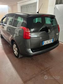 PEUGEOT 5008 T. D.  115 CAV . CINQUE POSTI 2014.  