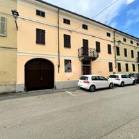 3 LOCALI A CRESCENTINO