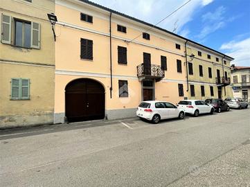 3 LOCALI A CRESCENTINO