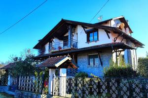 Villa di 245 m² con più di 5 locali a Gaglianico