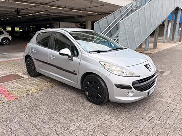 Peugeot 207 1.4 benzina
