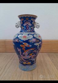 vaso cinese con decorazioni cinesi ed elefanti
