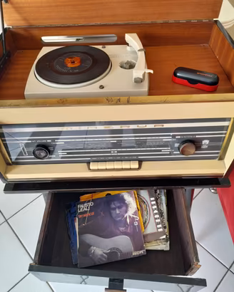 Radio giradischi Minerva del 1949/50
