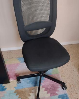 Sedia da ufficio con rotelle regolabile nera