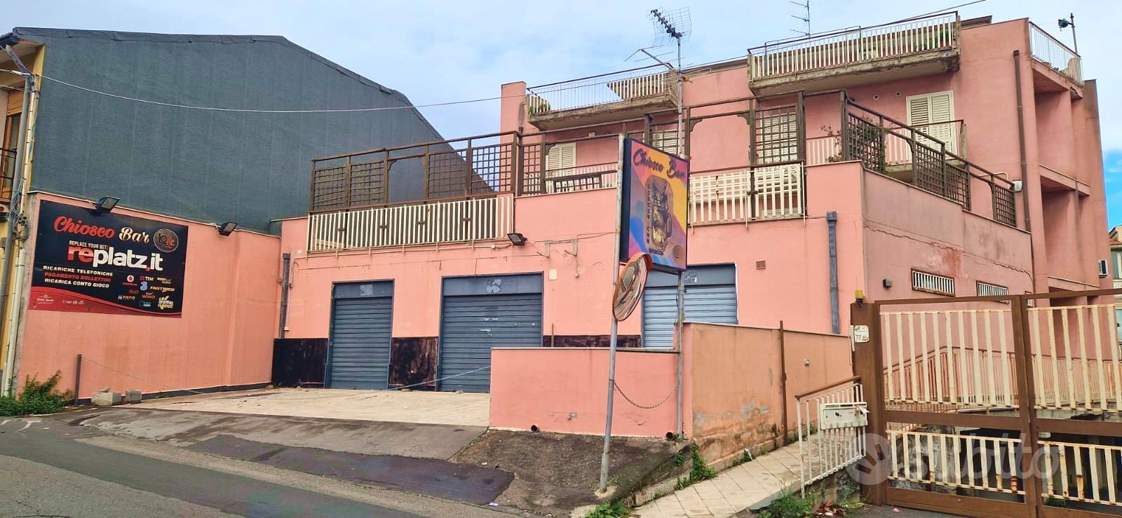VIA CARRUBELLA bottega 3 luci su strada C/1 - Vista 4